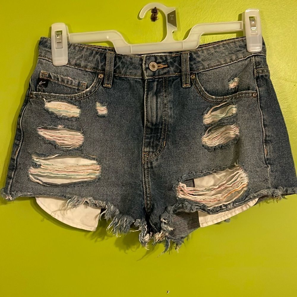 Kancan Factory Distressed Estilo Jean Shorts Size 5 Waist Size 26"